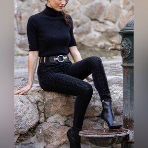 Women’s FRANK‎ LYMAN Leopard Print Velour Leggings Style size Large